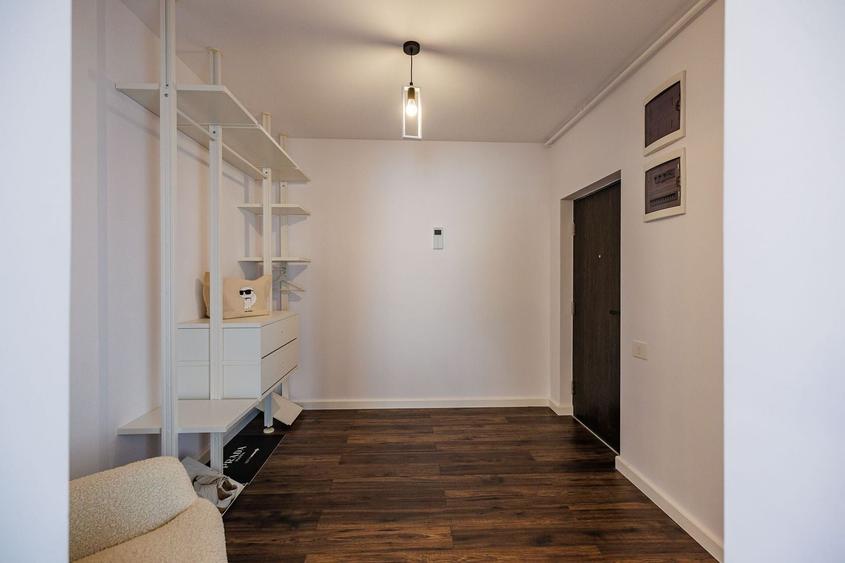 Penthouse cu 2 camere semidecomandat, mobilat în Aradului