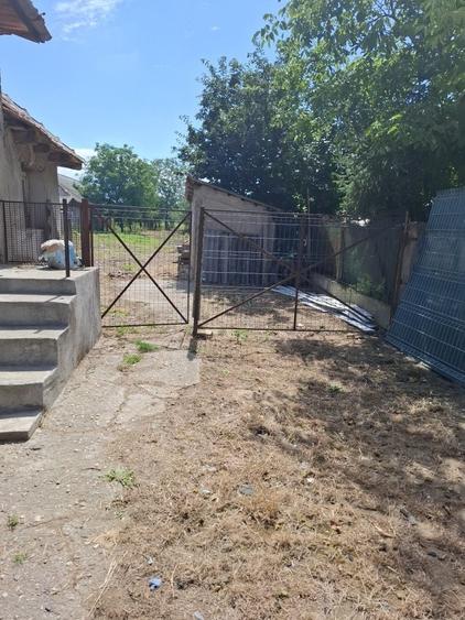 Casă cu 2 camere în Medieșu Aurit