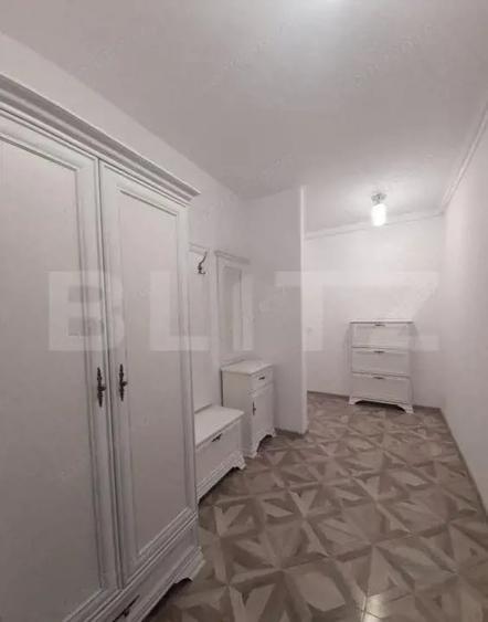 Apartament cu 3 camere decomandat în Livezeni