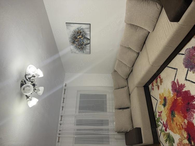 Apartament cu 3 camere decomandat în Exterior Vest