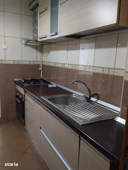 Apartament cu 2 camere decomandat în Sărari