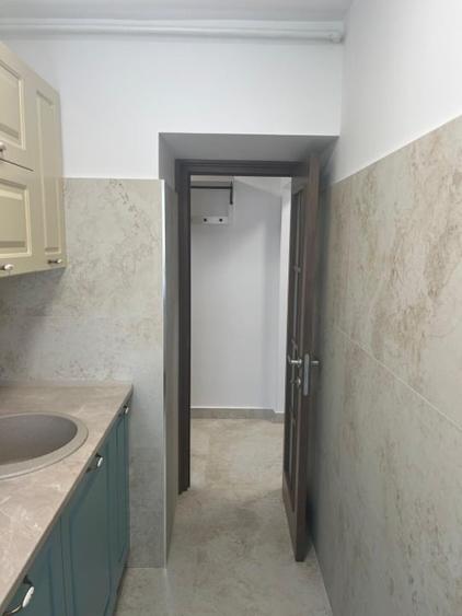 Apartament cu 3 camere semidecomandat, mobilat în Tomis III