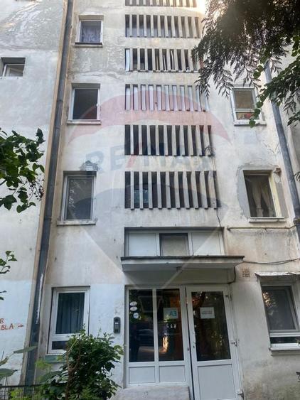 Apartament cu 2 camere decomandat în Brâncoveanu