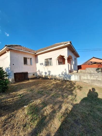 Casă individuală cu 3 camere cu Teren 1686 Mp în Sud-Est
