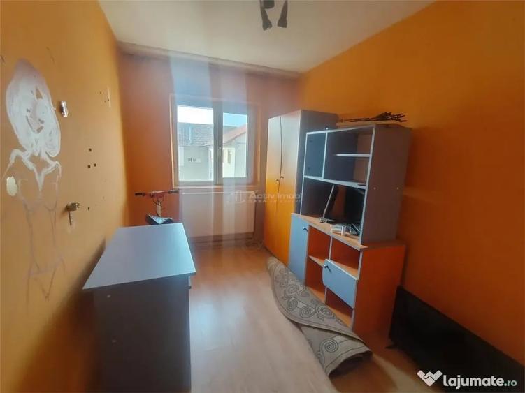 Apartament cu 3 camere decomandat în Caransebeș