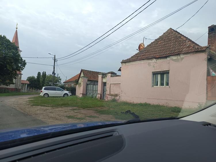 Casă cu 4 camere în Girișu de Criș
