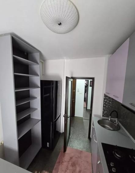 Apartament cu 2 camere semidecomandat, mobilat în Tomis II