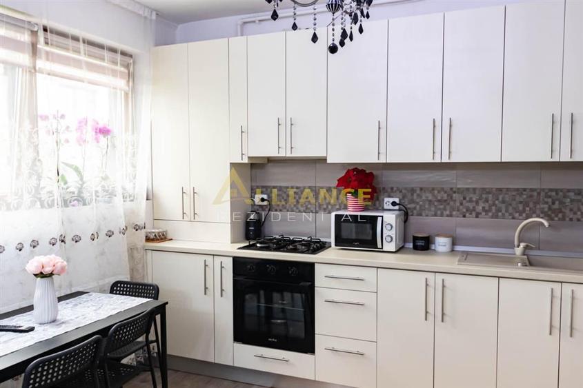 Apartament cu 2 camere decomandat în Metalurgiei