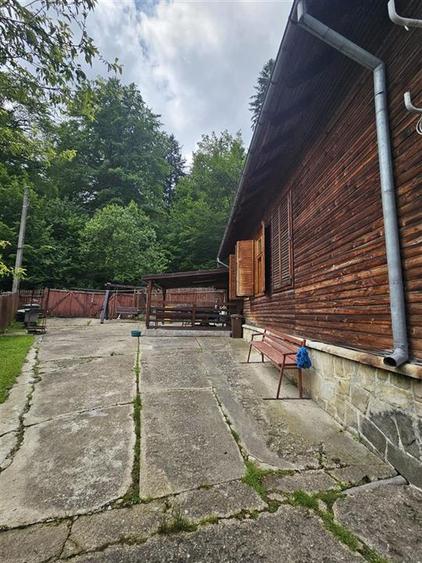 Casă cu 6 camere cu Piscina în Est