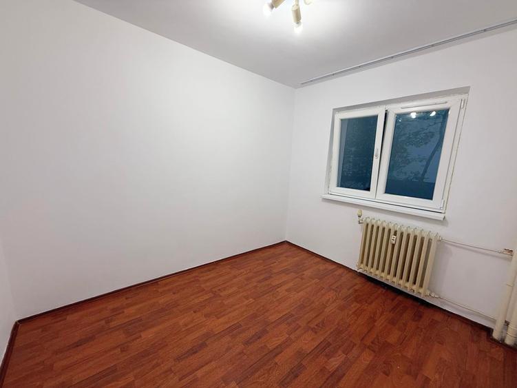 Apartament cu 2 camere semidecomandat în Apărătorii Patriei