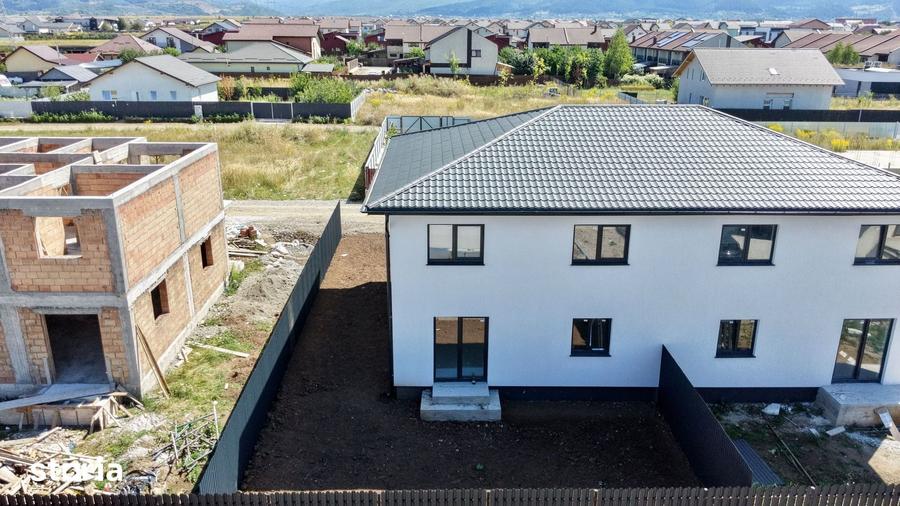 Casă cu 4 camere cu Teren 250 Mp în Tărlungeni
