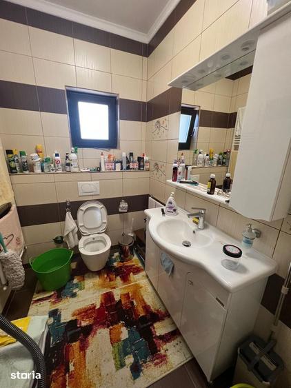 Casă cu 6 camere cu Teren 2000 Mp în Bârnova