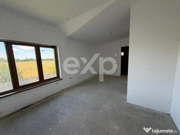Casă cu 7 camere cu Teren 1000 Mp în Butimanu