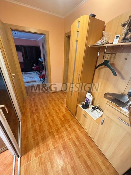 Apartament cu 3 camere decomandat, mobilat în Girocului