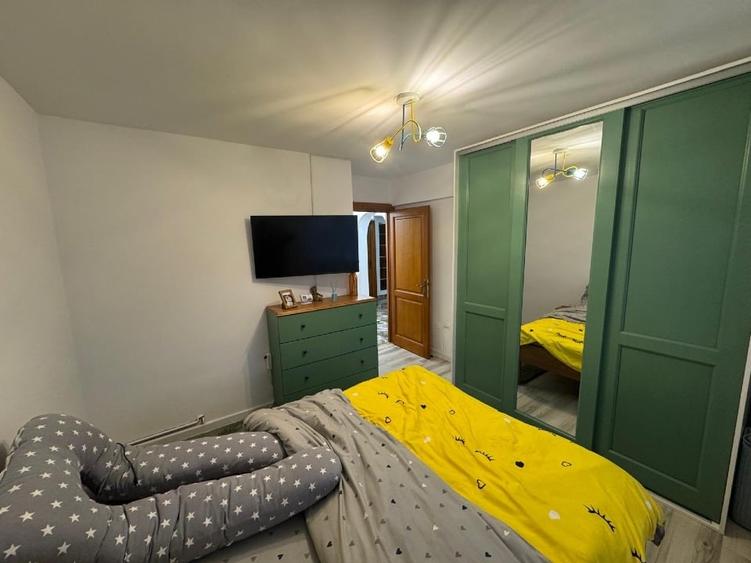 Apartament cu 3 camere decomandat, mobilat în Central
