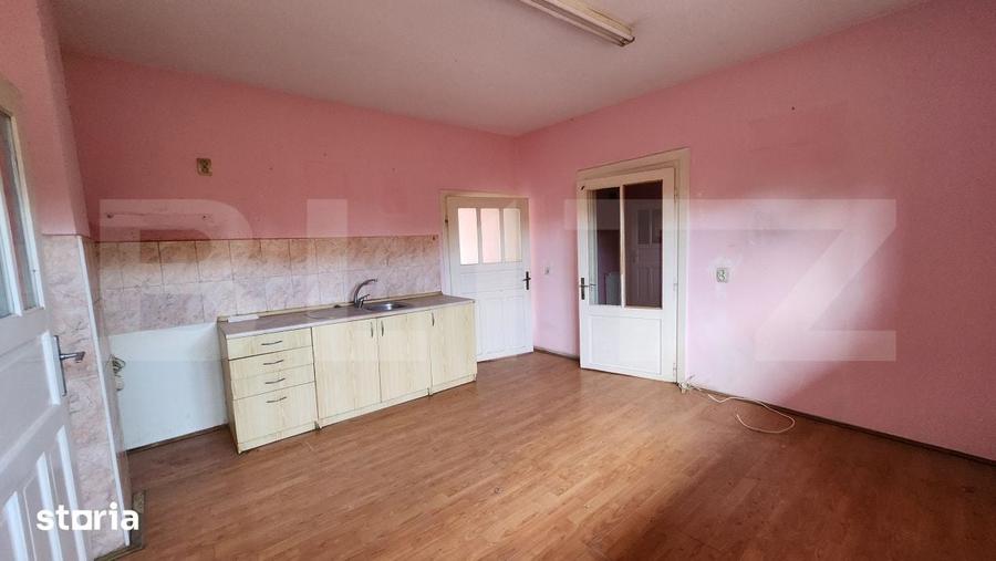 Casă cu 4 camere cu Teren 1255 Mp în Sângeorgiu de Mureș