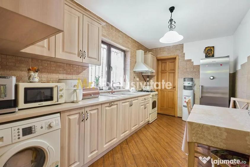 Casă cu 5 camere cu Teren 305 Mp în Găvana