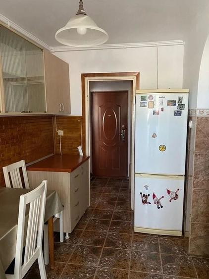 Apartament cu 2 camere decomandat în Corina