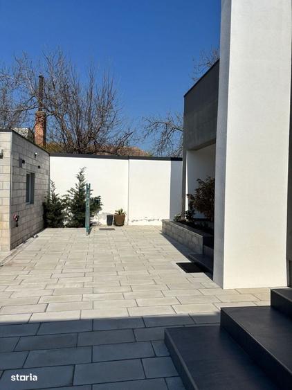 Casă cu 4 camere în Lunei