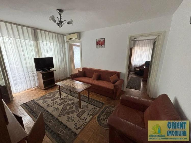 Apartament cu 4 camere semidecomandat în Inel II
