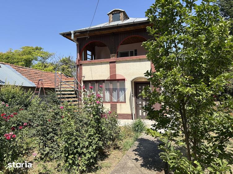 Casă cu 5 camere cu Teren 1129 Mp în Grădiștea