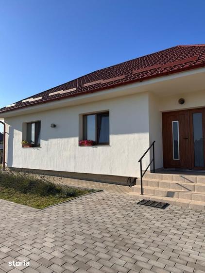 Casă cu 3 camere cu Teren 1200 Mp în Dumbrăvița