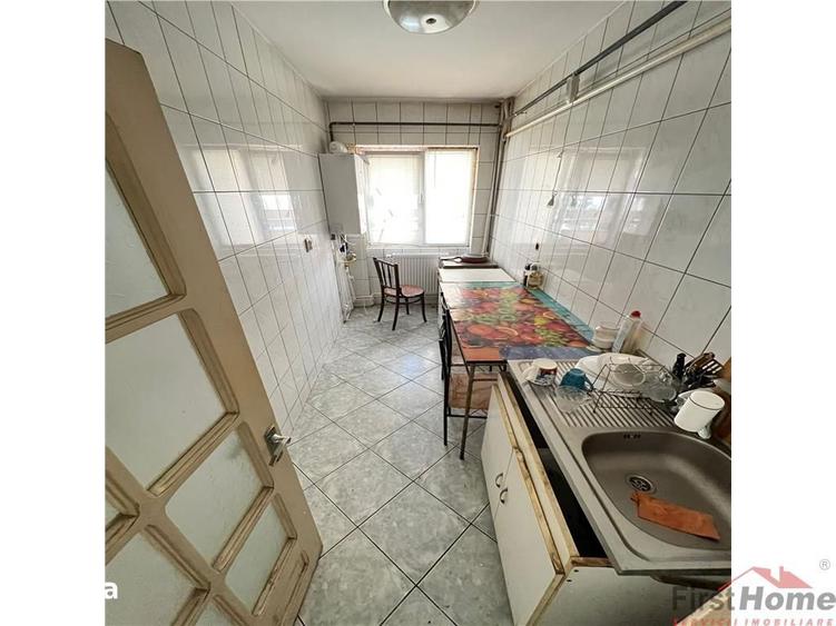 Apartament 3 camere , zona centrala, parter - 9