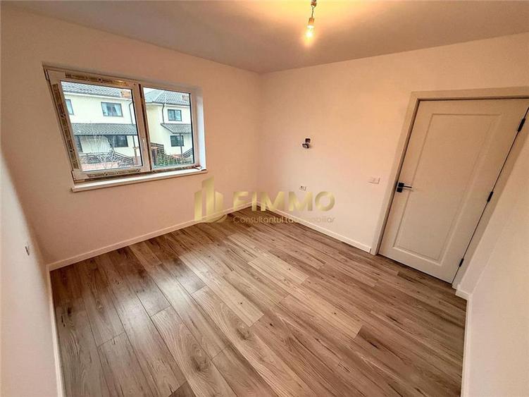 Duplex cu 4 camere cu Teren 260 Mp în Exterior Est