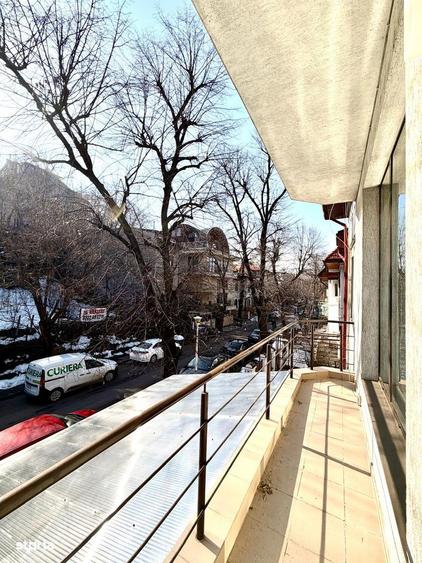 Casă cu 6 camere cu Canalizare în Cotroceni