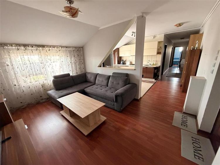 Apartament cu 3 camere decomandat în Șagului