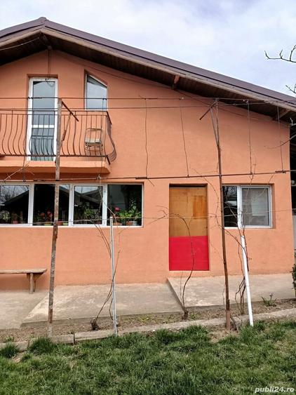 Casă cu 5 camere cu Teren 3000 Mp în Central