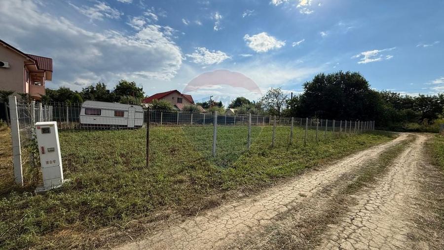 Teren de 580 mp, în Golești
