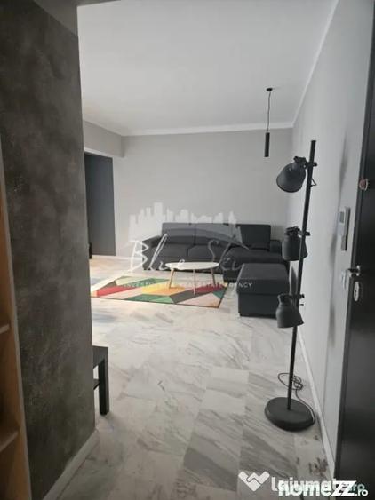 Apartament cu 2 camere decomandat în Delfinariu