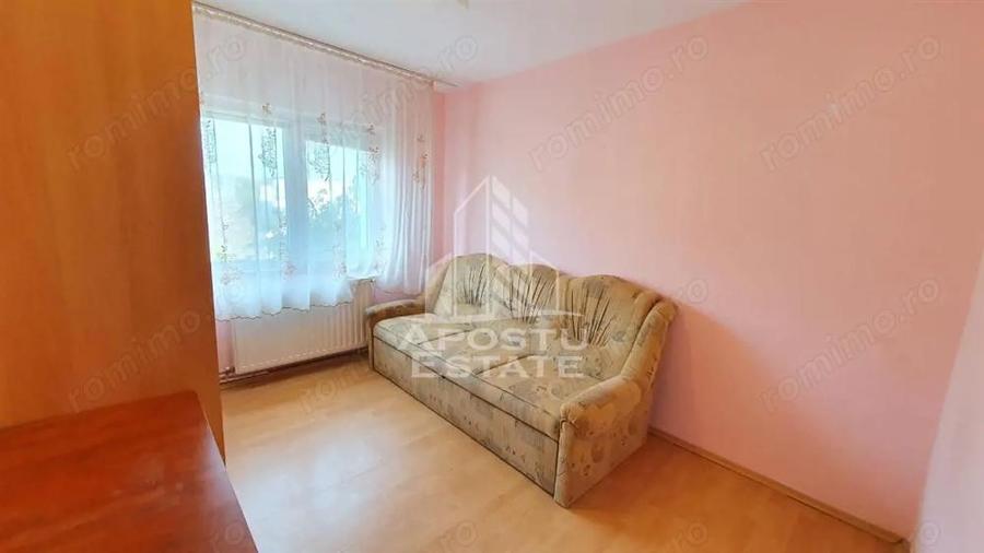 Apartament cu 3 camere decomandat, mobilat în Freidorf
