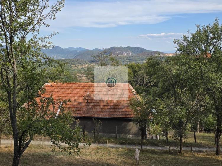 Casă individuală cu 3 camere cu Canalizare în Vălișoara