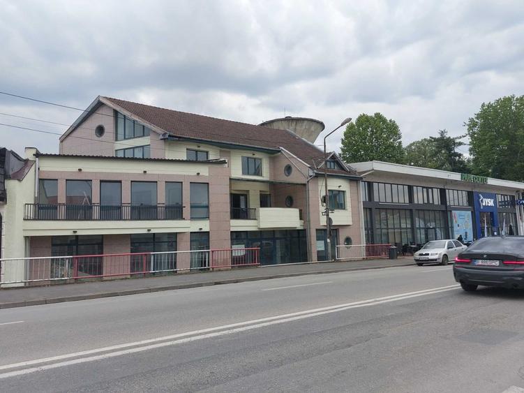 Spațiu comercial, de 750 mp, în Central