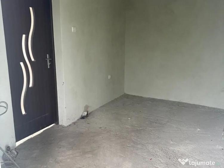 Casă cu 4 camere în Țuglui