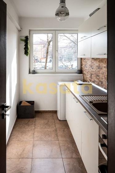 Apartament cu 2 camere semidecomandat, mobilat în P-ța Victoriei