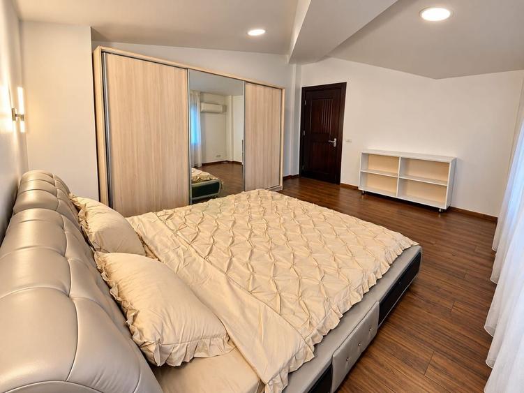 Apartament cu 3 camere decomandat, mobilat în Central