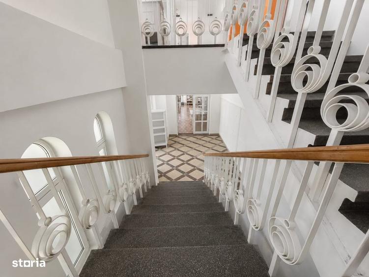 Spațiu comercial, de 974 mp, în Piața Centrală