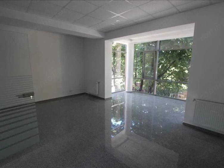 Spațiu comercial, de 100 mp, în Ultracentral
