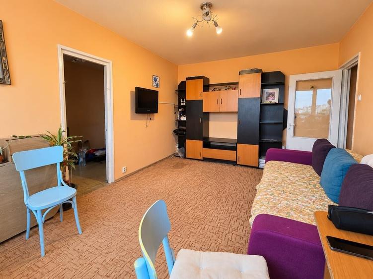 Apartament cu 2 camere semidecomandat, mobilat în Republicii