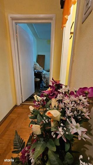 Apartament 3 camere, zona Scoala nr. 1, decomandat, spatios - 6