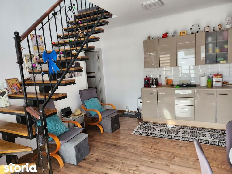 Casă cu 9 camere cu Teren 260 Mp în Central