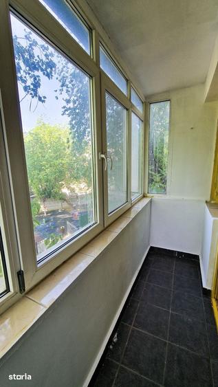 Apartament cu 3 camere semidecomandat în Gara de Nord