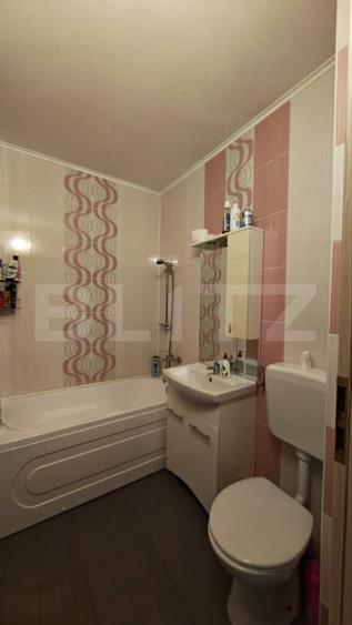 Apartament cu 3 camere decomandat, mobilat în Rogerius