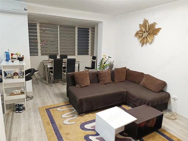 Apartament cu 2 camere decomandat, mobilat în Central