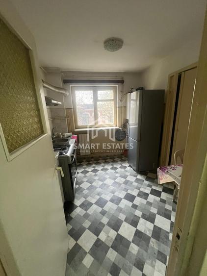Apartament cu 3 camere semidecomandat, mobilat în Oltenița