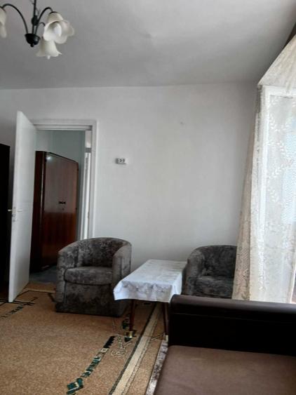 Apartament cu 2 camere semidecomandat în Dumbrăvița
