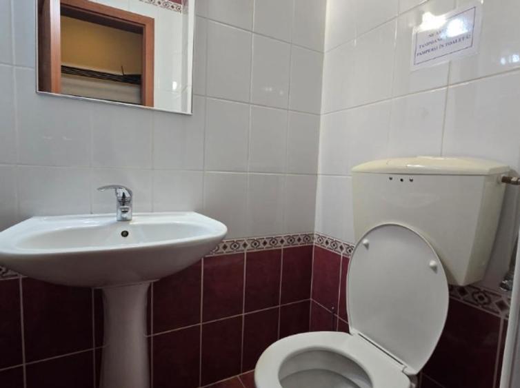 Apartament cu 3 camere în Cetate